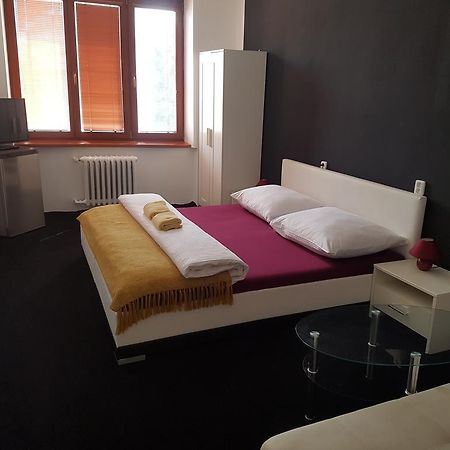 Hotel Koruna Rožnov pod Radhoštěm Zewnętrze zdjęcie