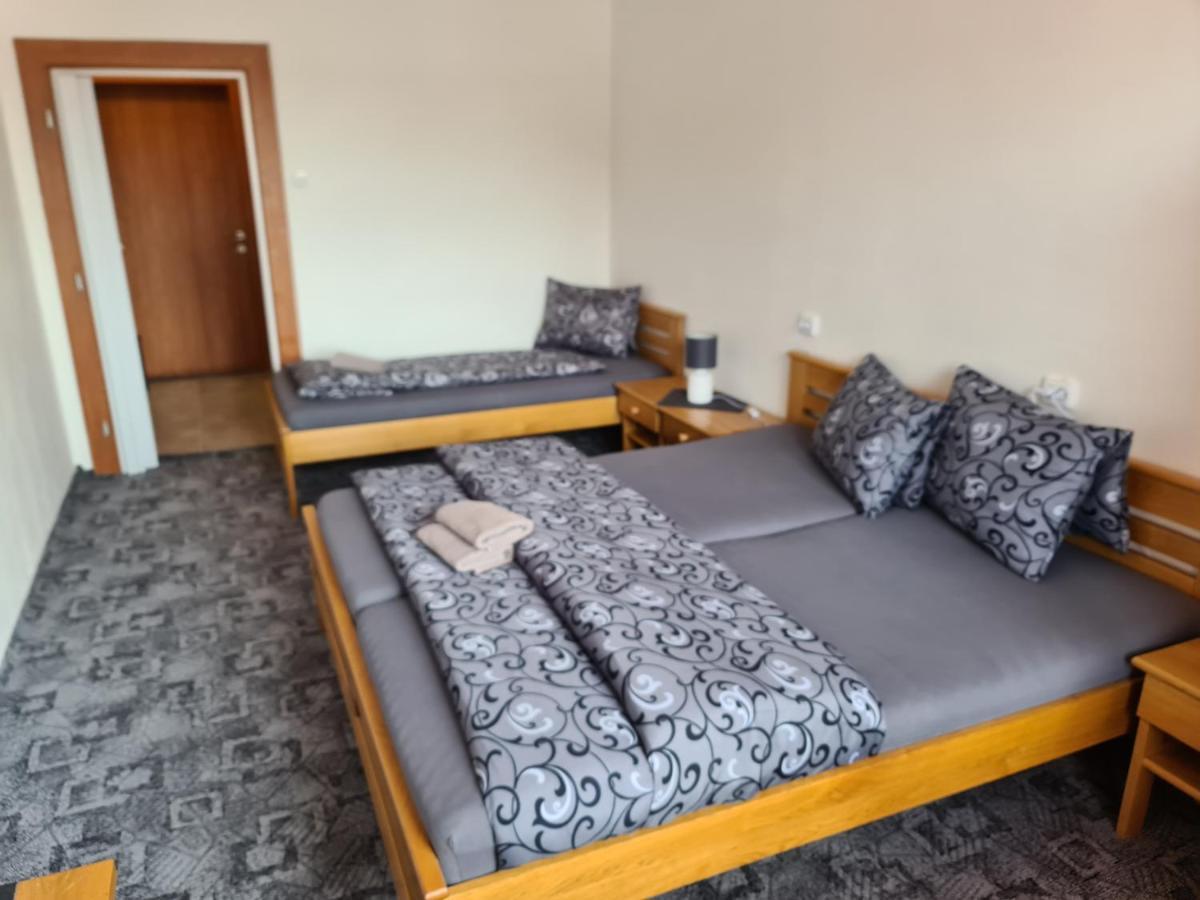 Hotel Koruna Rožnov pod Radhoštěm Zewnętrze zdjęcie