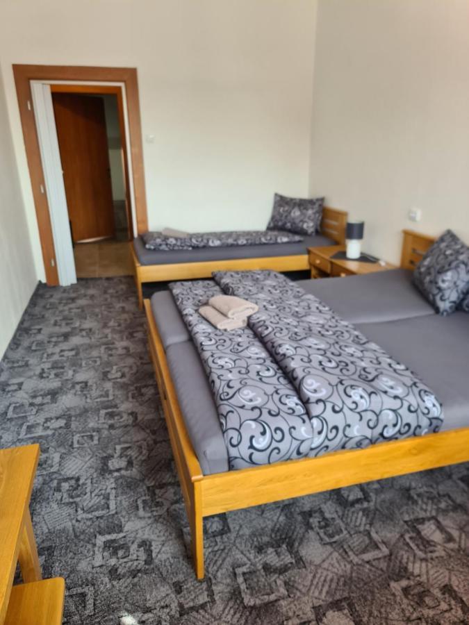 Hotel Koruna Rožnov pod Radhoštěm Zewnętrze zdjęcie