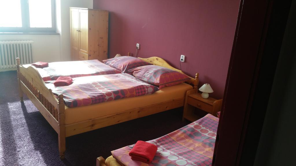 Hotel Koruna Rožnov pod Radhoštěm Pokój zdjęcie