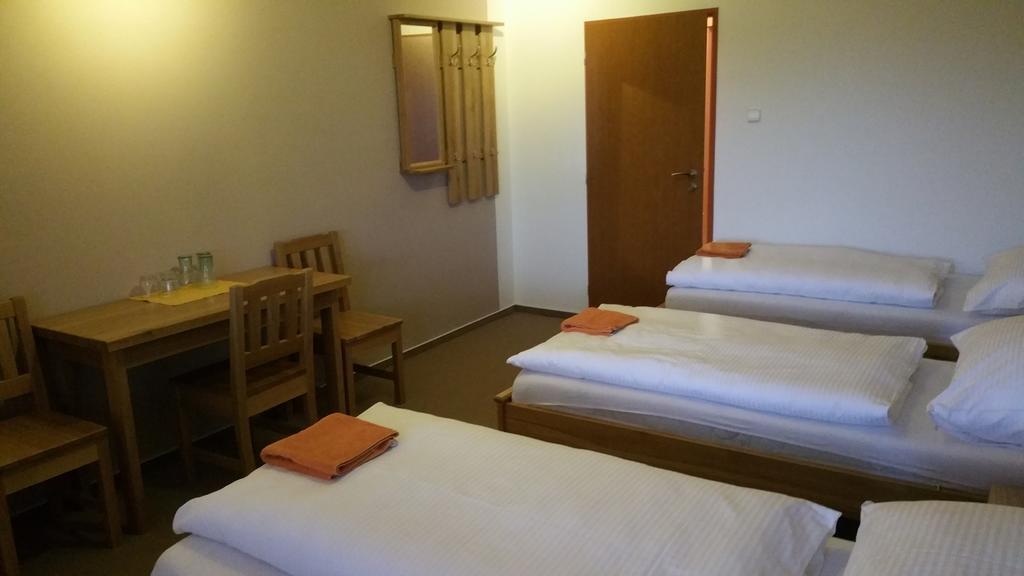 Hotel Koruna Rožnov pod Radhoštěm Pokój zdjęcie