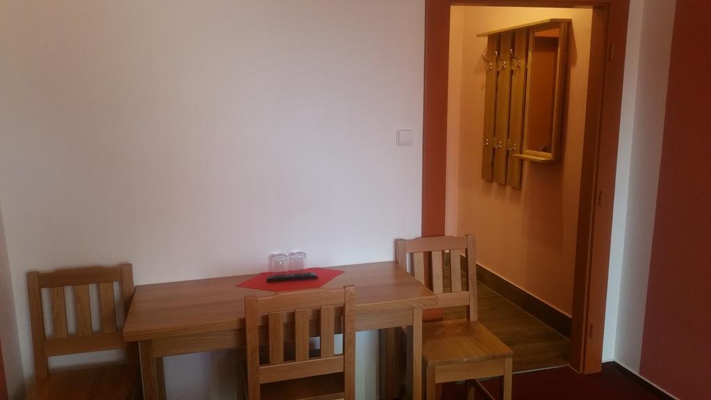 Hotel Koruna Rožnov pod Radhoštěm Zewnętrze zdjęcie