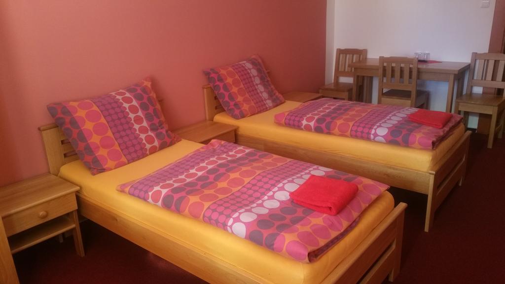 Hotel Koruna Rožnov pod Radhoštěm Pokój zdjęcie