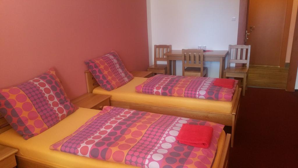 Hotel Koruna Rožnov pod Radhoštěm Zewnętrze zdjęcie