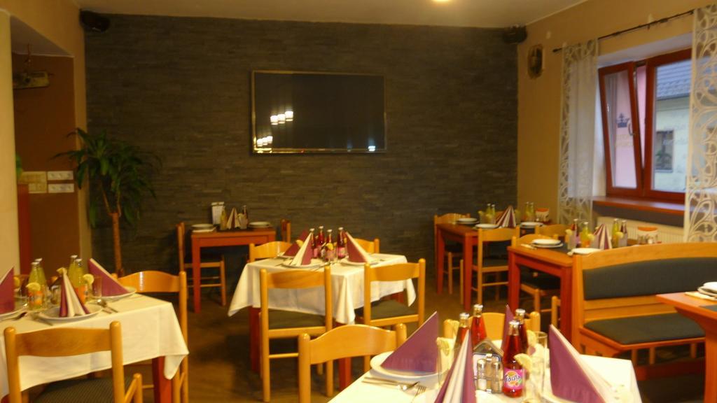 Hotel Koruna Rožnov pod Radhoštěm Zewnętrze zdjęcie