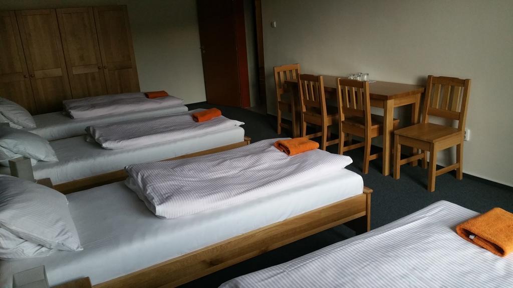 Hotel Koruna Rožnov pod Radhoštěm Pokój zdjęcie