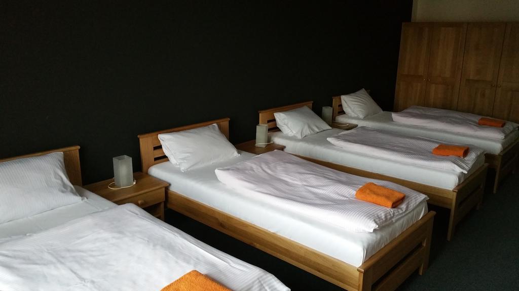 Hotel Koruna Rožnov pod Radhoštěm Pokój zdjęcie