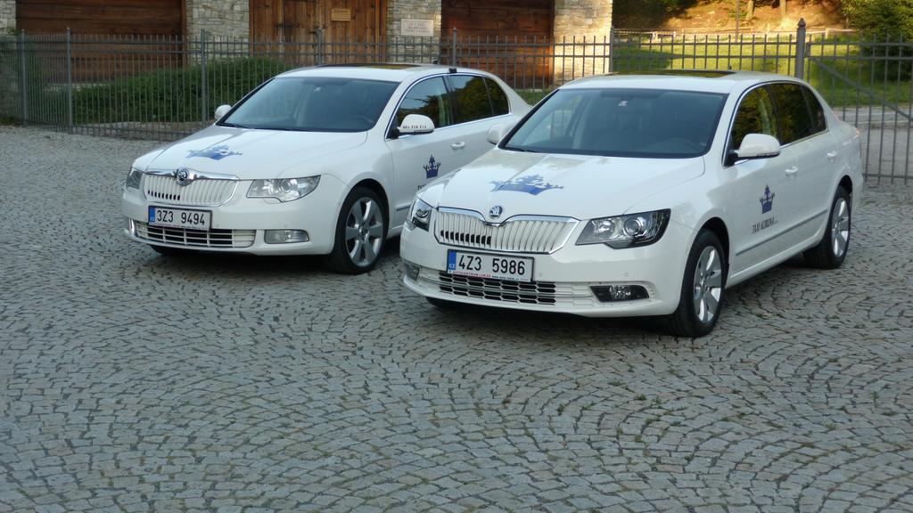 Hotel Koruna Rožnov pod Radhoštěm Zewnętrze zdjęcie