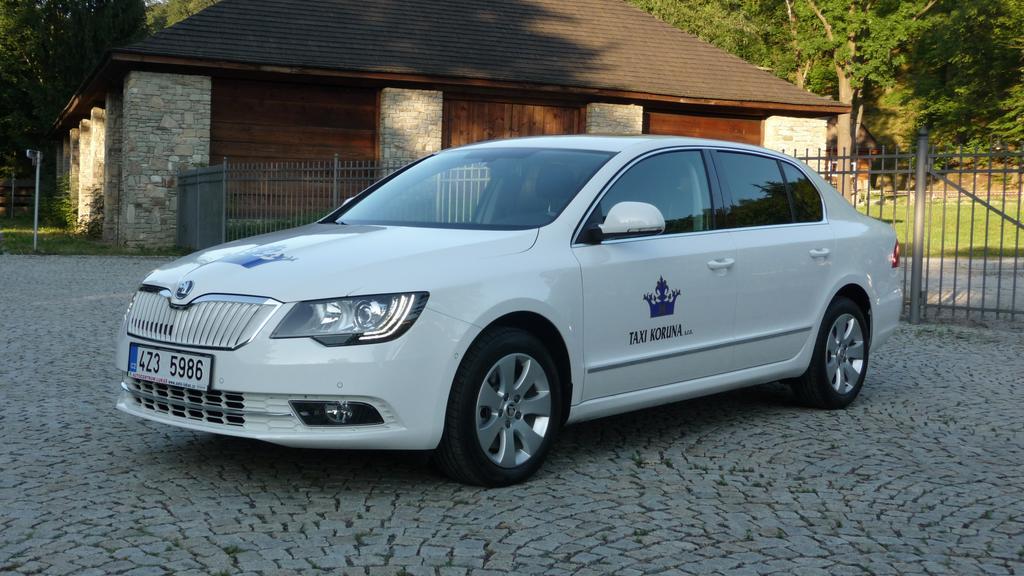 Hotel Koruna Rožnov pod Radhoštěm Zewnętrze zdjęcie