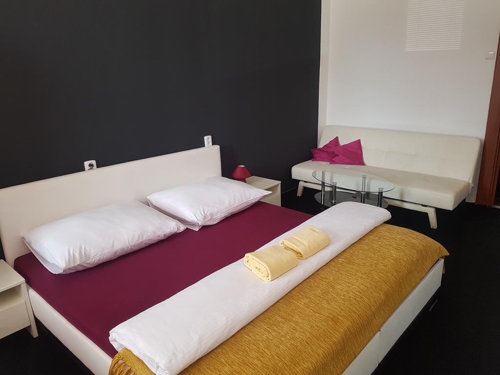 Hotel Koruna Rožnov pod Radhoštěm Zewnętrze zdjęcie