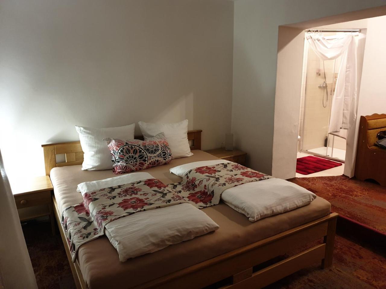 Hotel Koruna Rožnov pod Radhoštěm Zewnętrze zdjęcie
